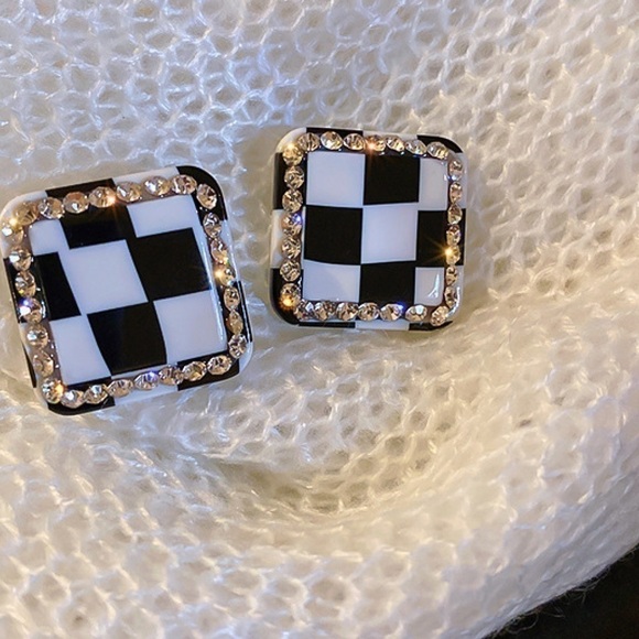Checkered Rhinestone Stud Elegant and Sparkling Earrings - Picture 1 of 7